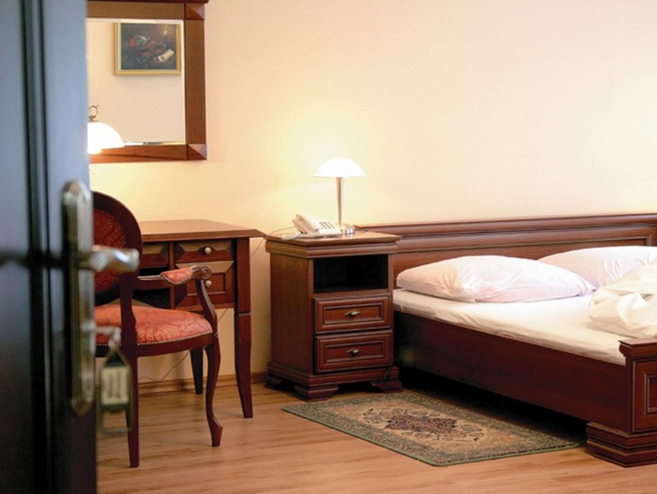 Hotel Gracja Гожув-Велькопольски Экстерьер фото