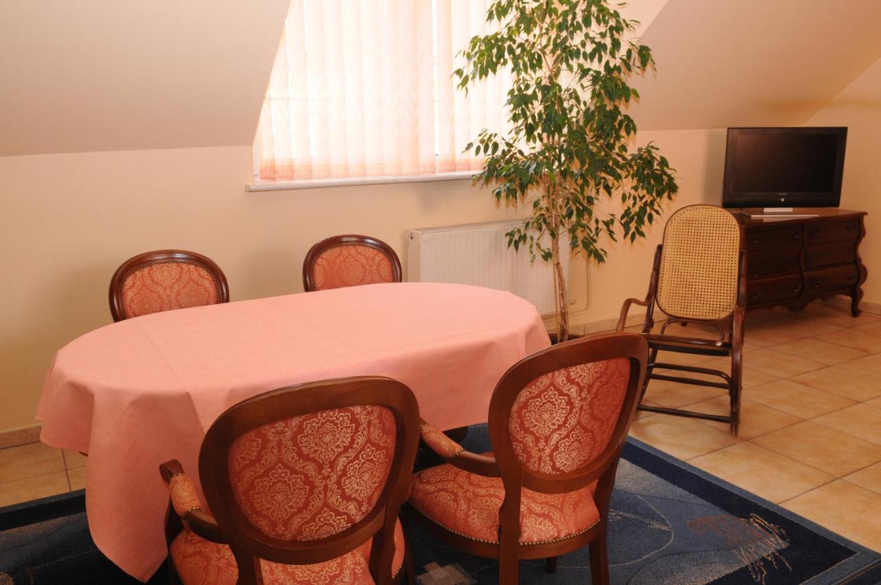 Hotel Gracja Гожув-Велькопольски Экстерьер фото